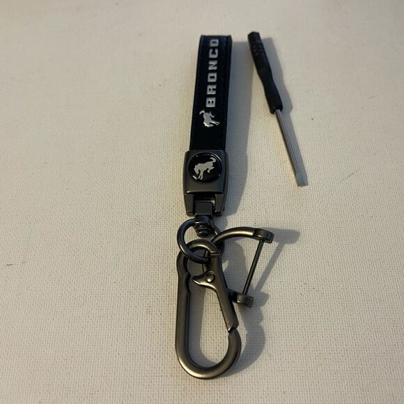 Bronco Key Fob Keychain in Black Leather NWT - Picture 4 of 4